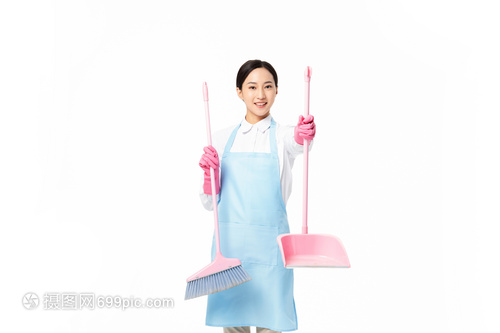 家政服務女性掃地